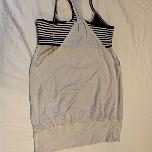 SOLD Lululemon No limits Tank size 6 - Picture 6 of 9